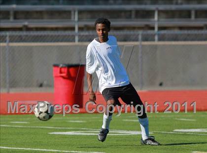 Thumbnail 2 in Point Loma vs. Hoover (San Diego City Tournament) photogallery.
