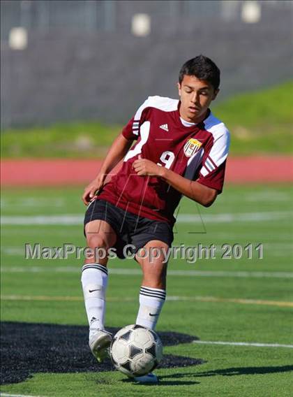 Thumbnail 1 in Point Loma vs. Hoover (San Diego City Tournament) photogallery.