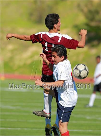 Thumbnail 2 in Point Loma vs. Hoover (San Diego City Tournament) photogallery.