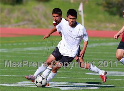 Thumbnail 3 in Point Loma vs. Hoover (San Diego City Tournament) photogallery.