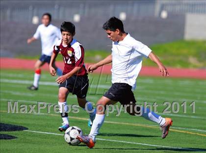 Thumbnail 2 in Point Loma vs. Hoover (San Diego City Tournament) photogallery.