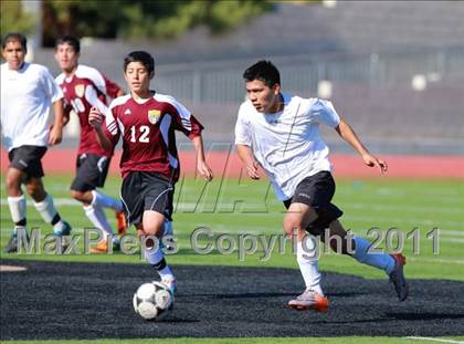 Thumbnail 2 in Point Loma vs. Hoover (San Diego City Tournament) photogallery.