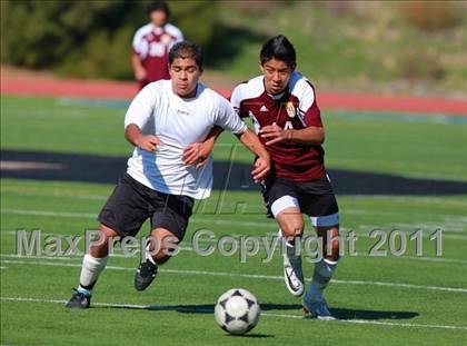 Thumbnail 2 in Point Loma vs. Hoover (San Diego City Tournament) photogallery.