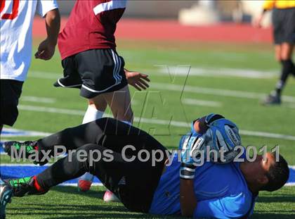 Thumbnail 2 in Point Loma vs. Hoover (San Diego City Tournament) photogallery.
