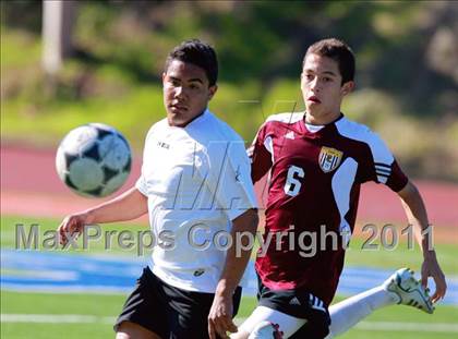 Thumbnail 1 in Point Loma vs. Hoover (San Diego City Tournament) photogallery.