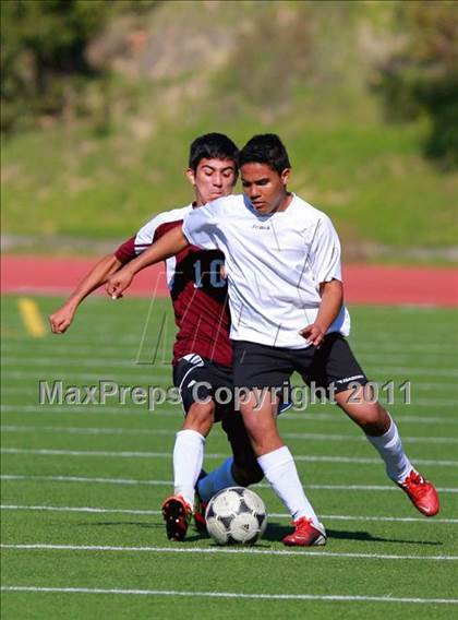 Thumbnail 3 in Point Loma vs. Hoover (San Diego City Tournament) photogallery.
