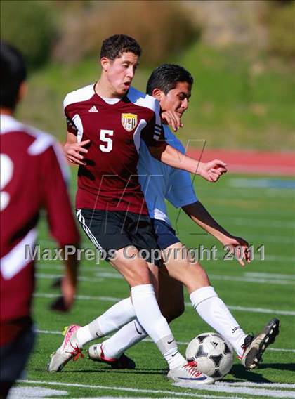 Thumbnail 3 in Point Loma vs. Hoover (San Diego City Tournament) photogallery.