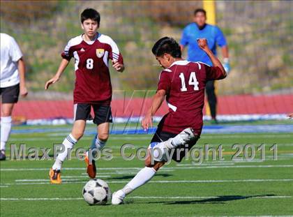 Thumbnail 2 in Point Loma vs. Hoover (San Diego City Tournament) photogallery.