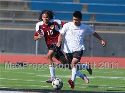 Thumbnail 3 in Point Loma vs. Hoover (San Diego City Tournament) photogallery.