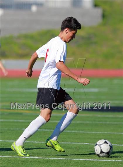 Thumbnail 2 in Point Loma vs. Hoover (San Diego City Tournament) photogallery.