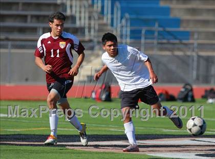 Thumbnail 1 in Point Loma vs. Hoover (San Diego City Tournament) photogallery.