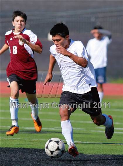 Thumbnail 2 in Point Loma vs. Hoover (San Diego City Tournament) photogallery.