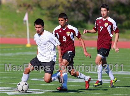 Thumbnail 2 in Point Loma vs. Hoover (San Diego City Tournament) photogallery.