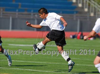 Thumbnail 2 in Point Loma vs. Hoover (San Diego City Tournament) photogallery.
