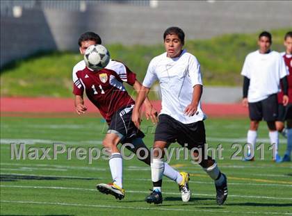 Thumbnail 3 in Point Loma vs. Hoover (San Diego City Tournament) photogallery.