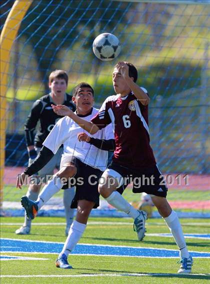 Thumbnail 2 in Point Loma vs. Hoover (San Diego City Tournament) photogallery.