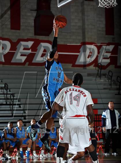 Thumbnail 2 in Hoover vs. Otay Ranch (Xtreme Glass Invitational) photogallery.