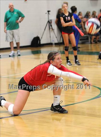 Thumbnail 2 in Redlands East Valley vs. La Canada (Durango Fall Classic) photogallery.