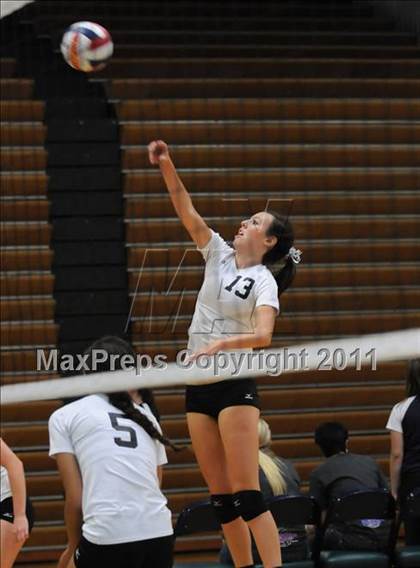 Thumbnail 1 in Redlands East Valley vs. La Canada (Durango Fall Classic) photogallery.