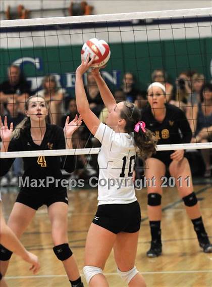 Thumbnail 2 in Redlands East Valley vs. La Canada (Durango Fall Classic) photogallery.