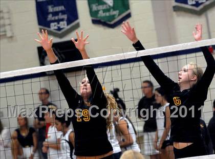 Thumbnail 1 in Redlands East Valley vs. La Canada (Durango Fall Classic) photogallery.