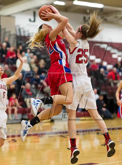 Thumbnail 3 in Cumberland Valley vs. Chartiers Valley (PIAA Class AAAA Playoff - Semifinal) photogallery.