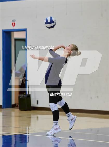 Thumbnail 1 in JV: Thacher @ Laguna Blanca photogallery.