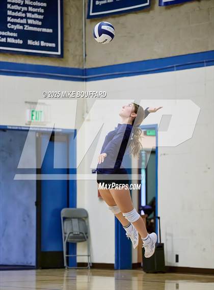Thumbnail 2 in JV: Thacher @ Laguna Blanca photogallery.