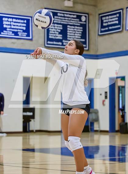 Thumbnail 1 in JV: Thacher @ Laguna Blanca photogallery.