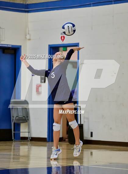 Thumbnail 1 in JV: Thacher @ Laguna Blanca photogallery.