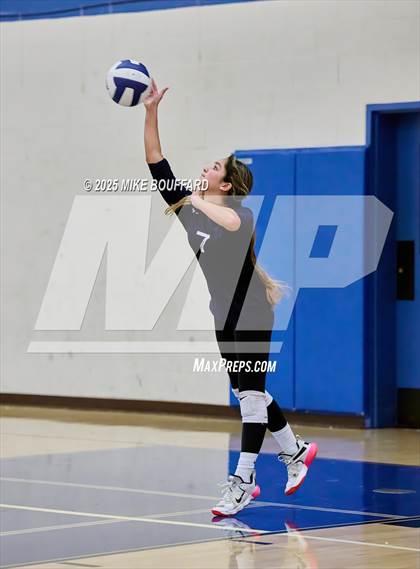 Thumbnail 3 in JV: Thacher @ Laguna Blanca photogallery.