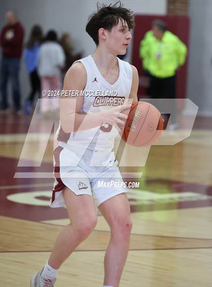 Thumbnail 2 in Hudson vs Newburyport (MIAA Division 3 Round of 32) photogallery.