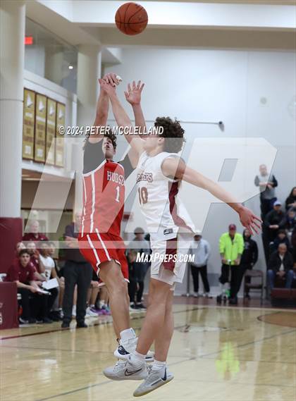 Thumbnail 2 in Hudson vs Newburyport (MIAA Division 3 Round of 32) photogallery.