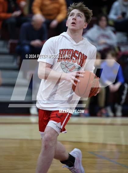 Thumbnail 3 in Hudson vs Newburyport (MIAA Division 3 Round of 32) photogallery.