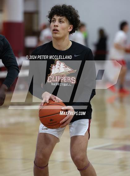 Thumbnail 2 in Hudson vs Newburyport (MIAA Division 3 Round of 32) photogallery.