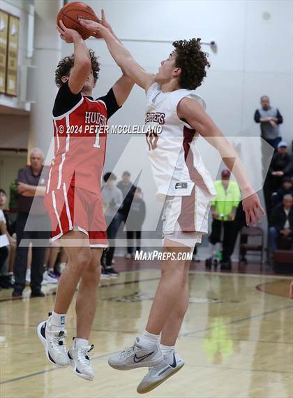 Thumbnail 2 in Hudson vs Newburyport (MIAA Division 3 Round of 32) photogallery.