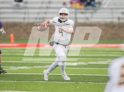Thumbnail 2 in Escalon vs. Hilmar (CIF SJS D6 Final) photogallery.