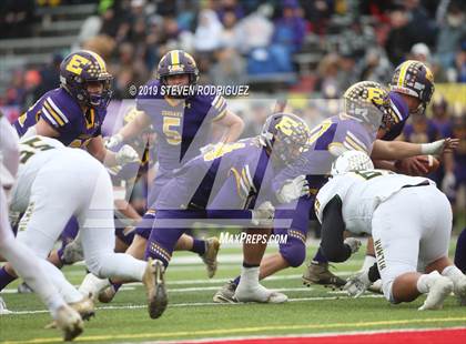 Thumbnail 2 in Escalon vs. Hilmar (CIF SJS D6 Final) photogallery.