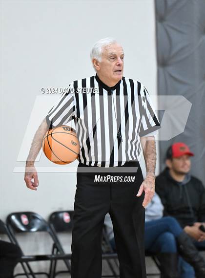 Thumbnail 2 in Sheldon vs. Fowler (Sac Adventist Holiday Invitational) photogallery.