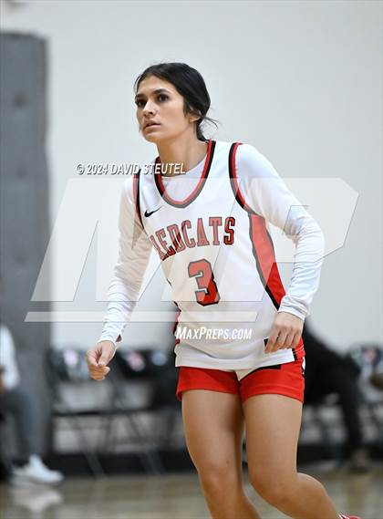 Thumbnail 3 in Sheldon vs. Fowler (Sac Adventist Holiday Invitational) photogallery.