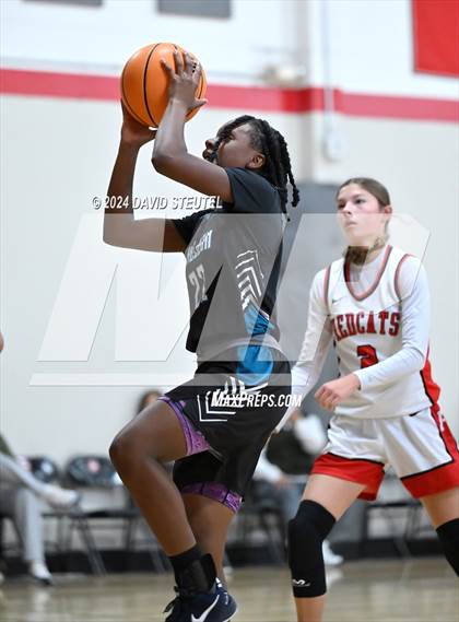 Thumbnail 1 in Sheldon vs. Fowler (Sac Adventist Holiday Invitational) photogallery.