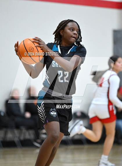 Thumbnail 3 in Sheldon vs. Fowler (Sac Adventist Holiday Invitational) photogallery.