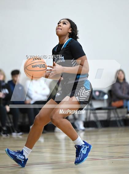Thumbnail 1 in Sheldon vs. Fowler (Sac Adventist Holiday Invitational) photogallery.