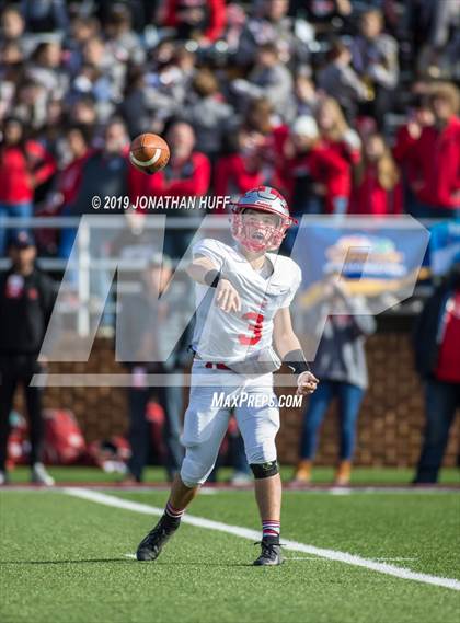 Thumbnail 2 in Lord Botetourt vs. Hopewell (VHSL Class 3 Final) photogallery.