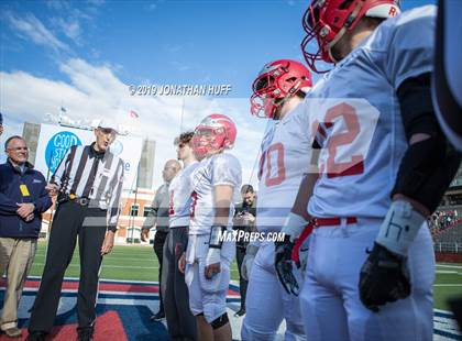 Thumbnail 2 in Lord Botetourt vs. Hopewell (VHSL Class 3 Final) photogallery.