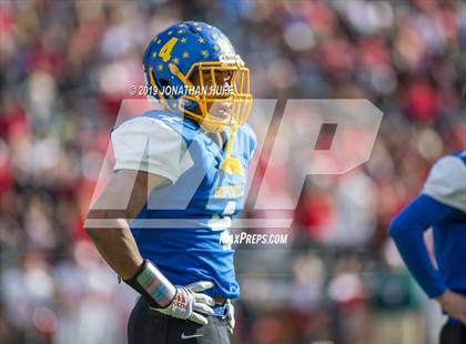Thumbnail 2 in Lord Botetourt vs. Hopewell (VHSL Class 3 Final) photogallery.