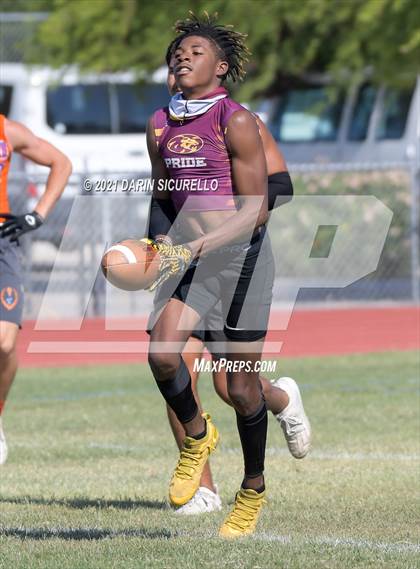 Thumbnail 3 in Thunderbird vs Mountain Pointe (Cactus Duel Out West 7-on-7 Tournament) photogallery.