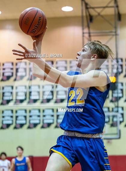 Thumbnail 3 in North Central vs Homestead (Paul Loggan Memorial Invitational) photogallery.