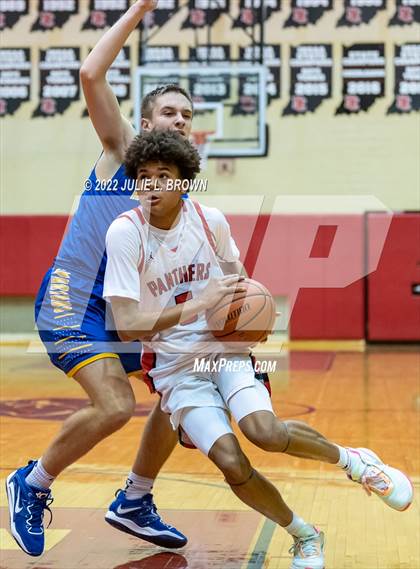 Thumbnail 1 in North Central vs Homestead (Paul Loggan Memorial Invitational) photogallery.