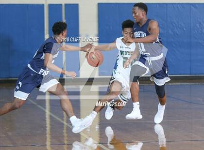 Thumbnail 3 in Georgetown Prep vs Roswell (Rotary Roundball Classic) photogallery.